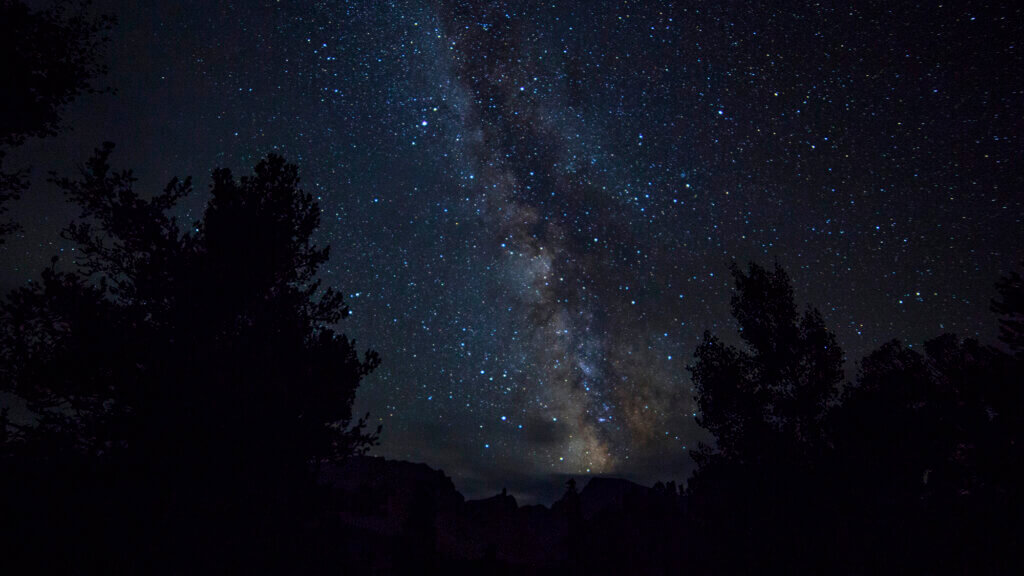 12.最重要的是，如果你还没有真正看过夜空，大盆地肯定不是你想看的地方。