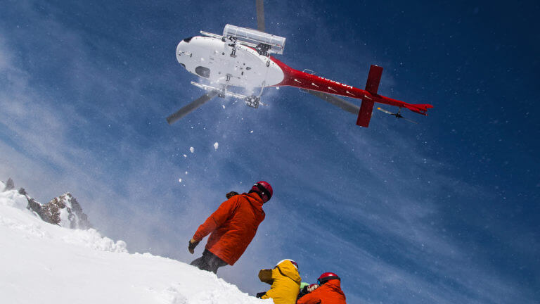直升机滑雪操作
