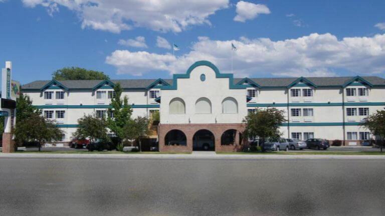 广场酒店及会议中心