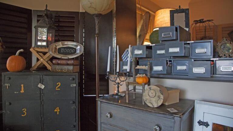 存储在涡街古董市场