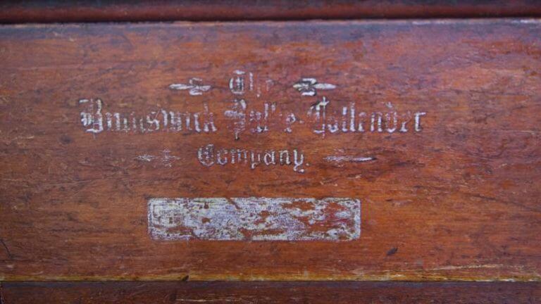 最古老的布伦斯维克-布鲁克-科隆德公司的钢琴