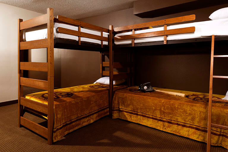 新星运动牧场度假村带双层床的房间