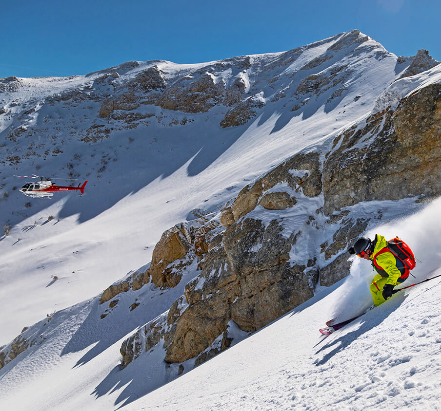 红宝石山直升机滑雪