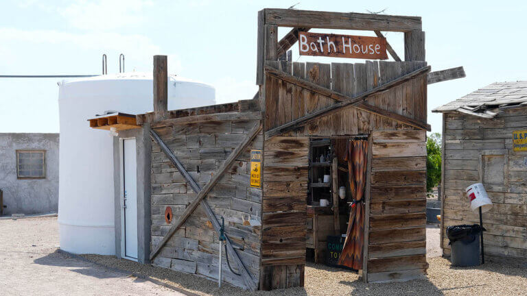 狼蛛的牧场,Amargosa山谷,死亡谷酒店,少见Overnighters,独特的地方保持内华达州雷竞技体育app